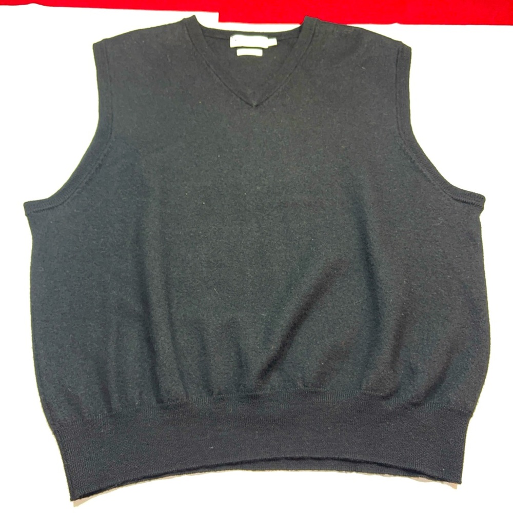 PETER MILLAR Black V-Neck sweater VEST men’s L 100% PURE Merino Wool large $160